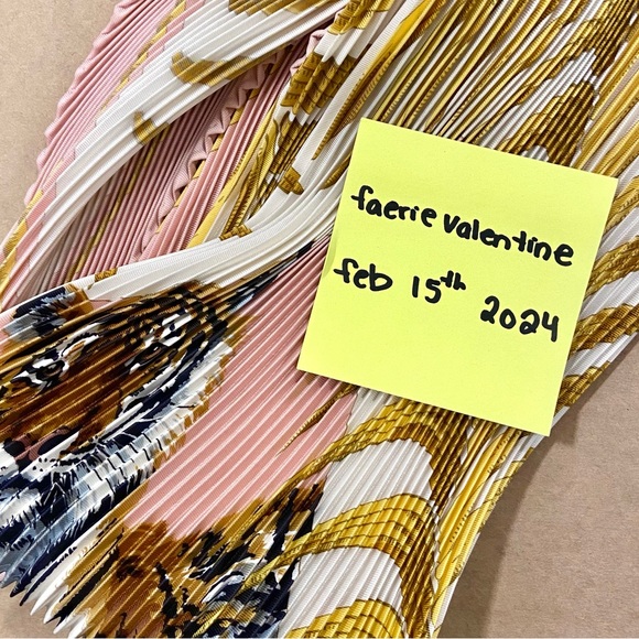 Authentic Pink ‘Tigre Royal’ HERMÈS PARIS 100% Silk Scarf 2008 - Picture 14 of 14